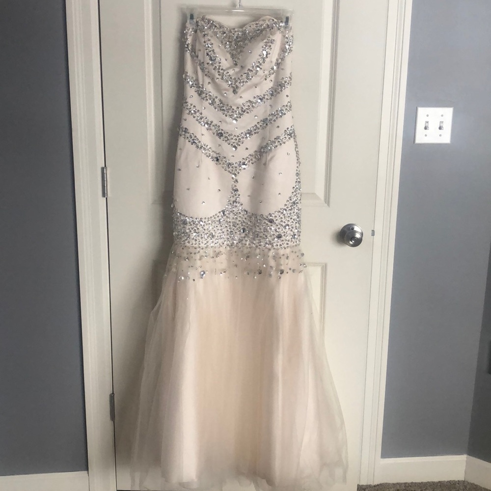 Ivory prom dress